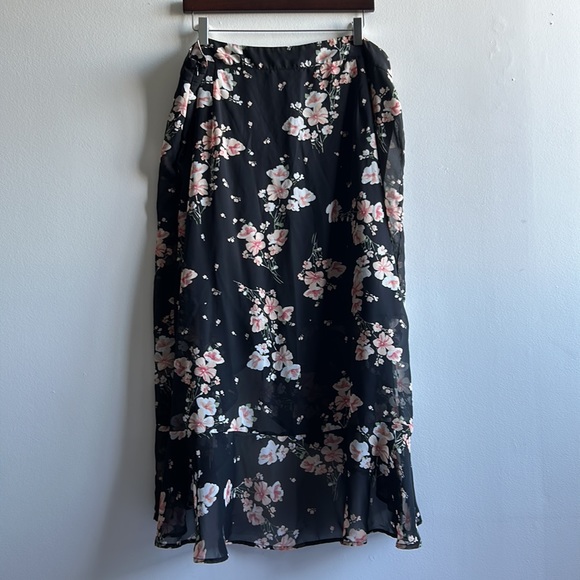 Floral High Low Wrap Skirt 2X - Picture 4 of 5
